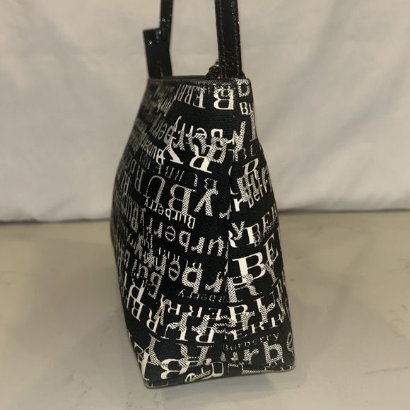 Burberry black & white printed canvas small shoulder bag - Picture 4 of 12